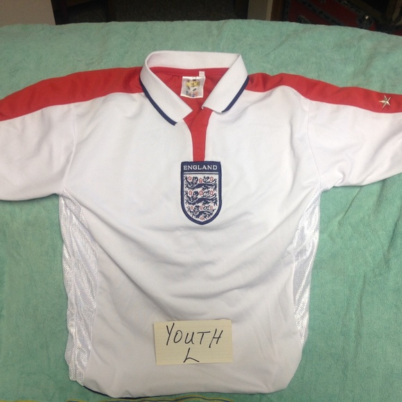 England soccer shirt - Picture 3 of 4